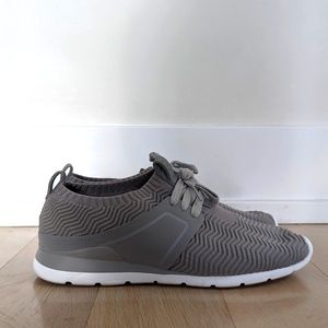 UGG Willows Sneaker Gray Knit, Treadlite